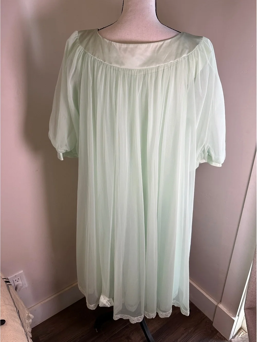 Vintage Shadowline 2-Piece Peignoir Set - Mint Green Nightgown & Robe - Size M